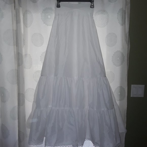David"s  Bridal Slip - Picture 1 of 3